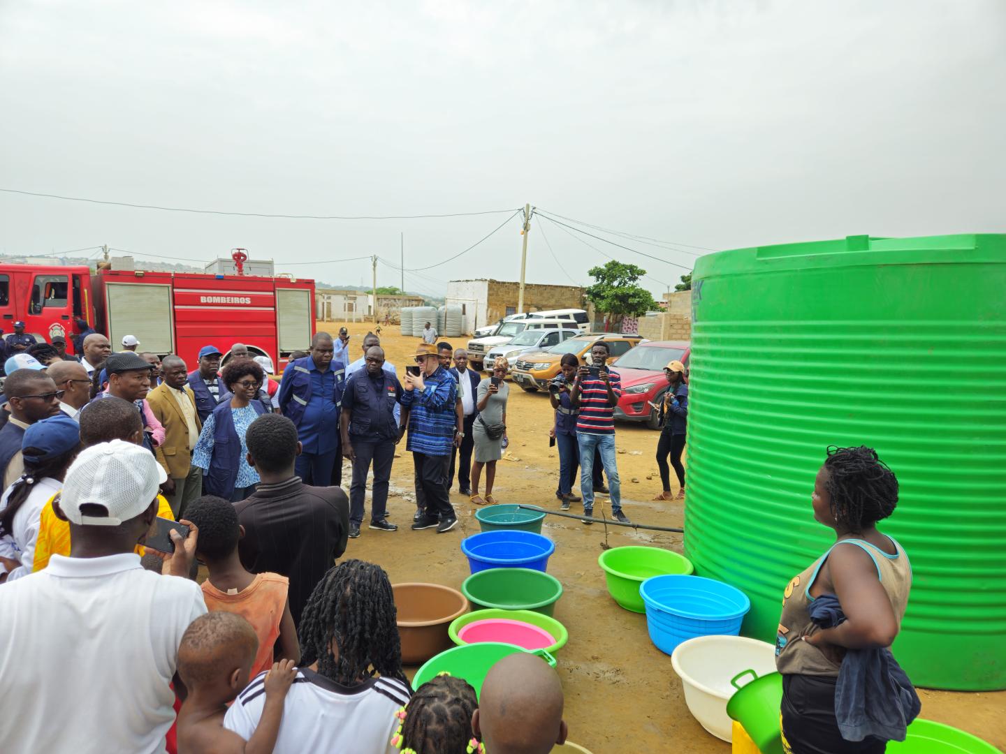 Representante da OMS Lidera Visita de Campo a Centros de Tratamento de Cólera em Áreas Críticas de Luanda