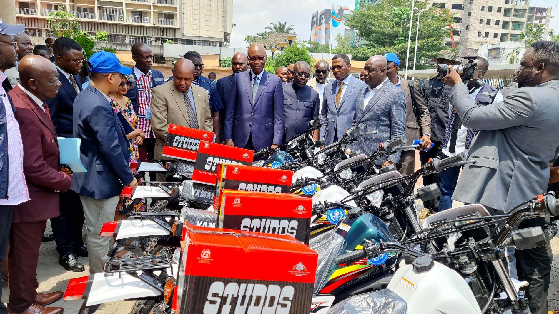 L'OMS renforce la vaccination en RDC avec des moteurs hors-bords
