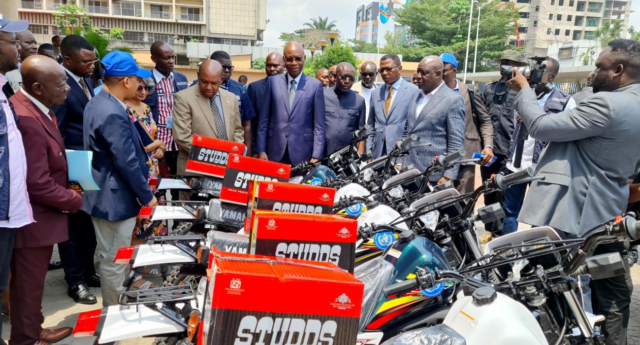 L'OMS renforce la vaccination en RDC avec des moteurs hors-bords